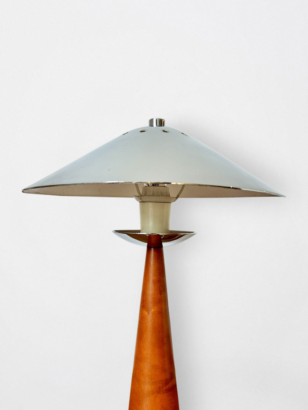 Aluminor ocean liner lamp