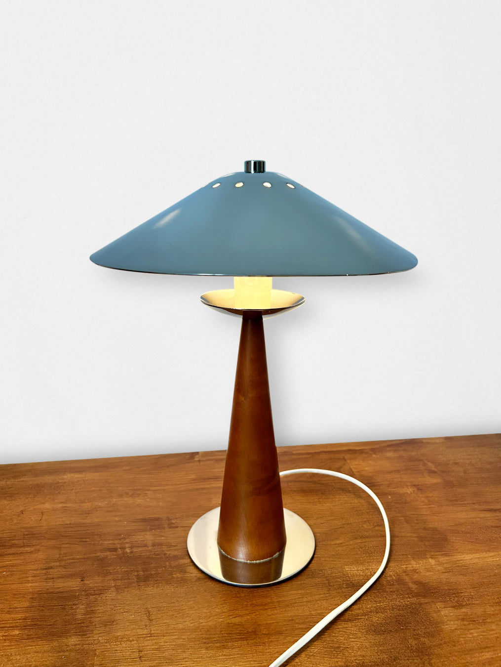 Aluminor ocean liner lamp