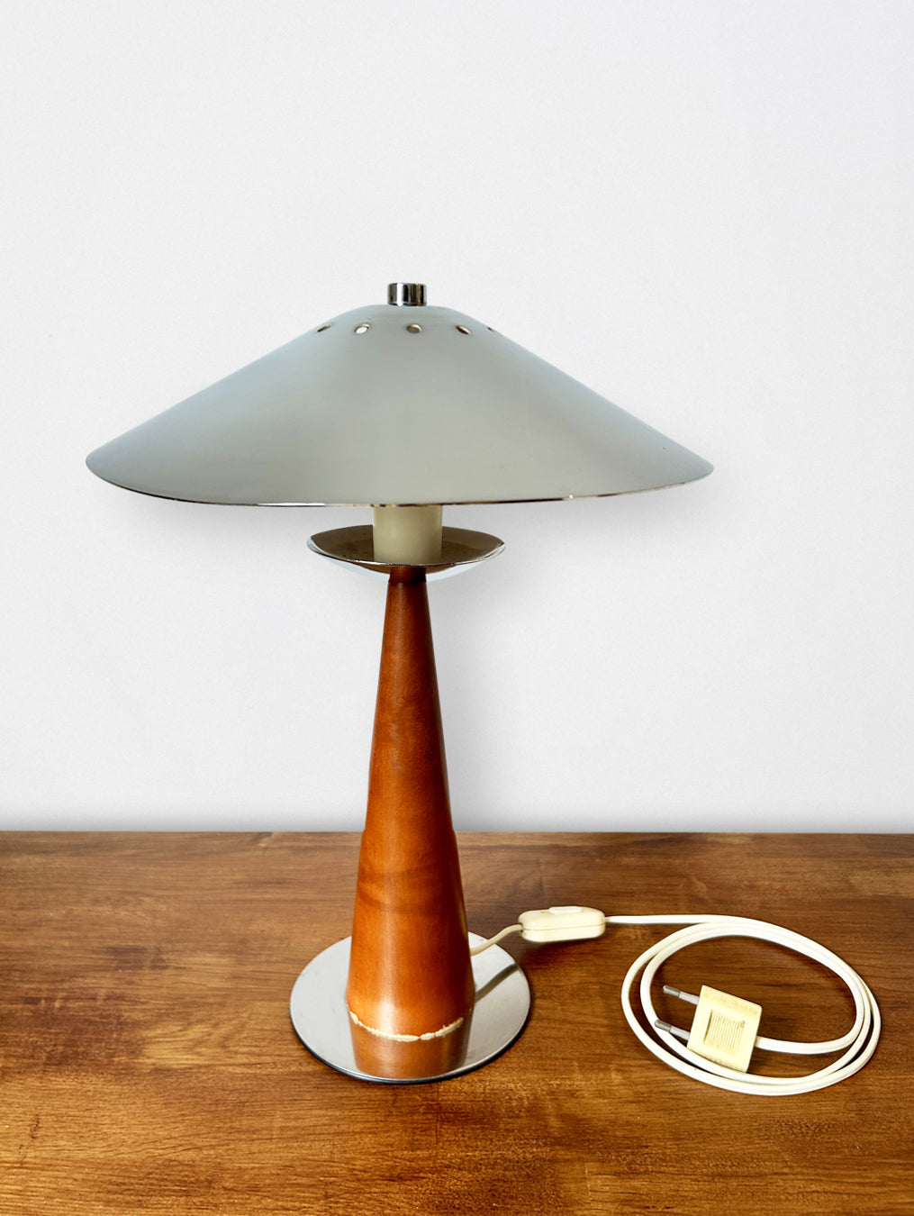 Aluminor ocean liner lamp